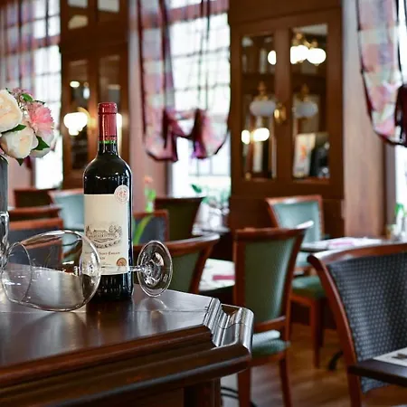 ホテル コンチネンタル 4*