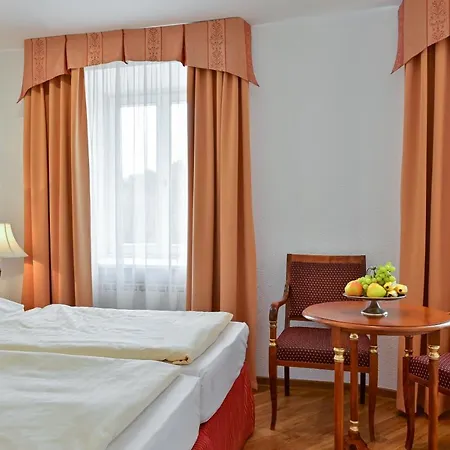 Отель Continental 4*